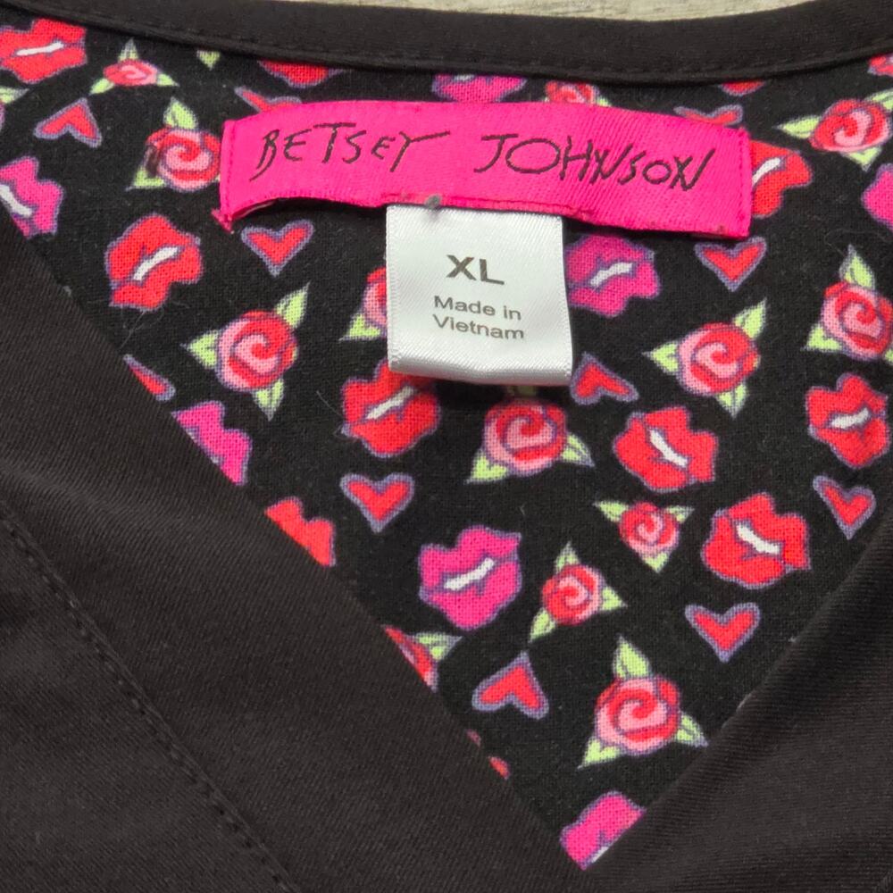 Betsey Johnson Solid Black Scrub Top Multi Pocket Super Soft Shirt - Picture 4 of 8